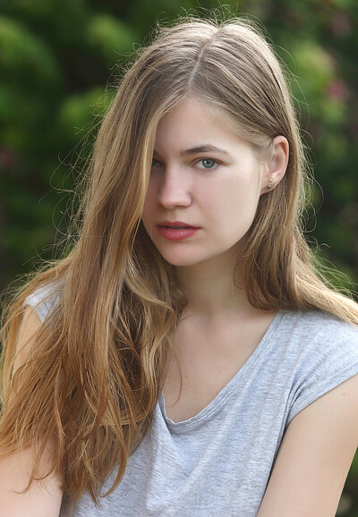 Model Paloma in My Way