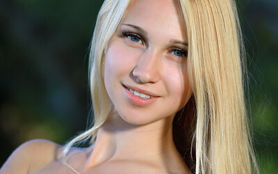 Model Belonika in Blond Nymph II