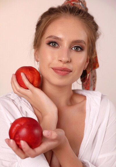 Model Aristeia in Bon Appetit